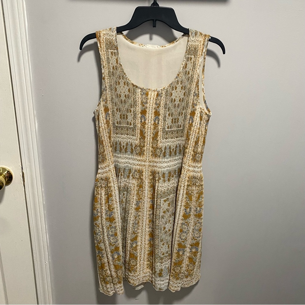 Jane and Delancey Boho neutral colored knee length dress - Picture 2 of 9